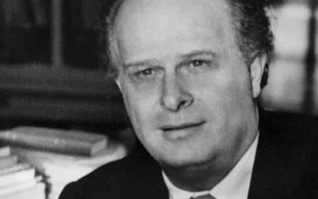 Adriano Olivetti e l’idea di impresa che guardava oltre il profitto