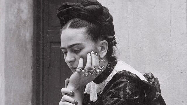 Frida Kahlo, dolore, identità e forza creativa fuori da ogni schema