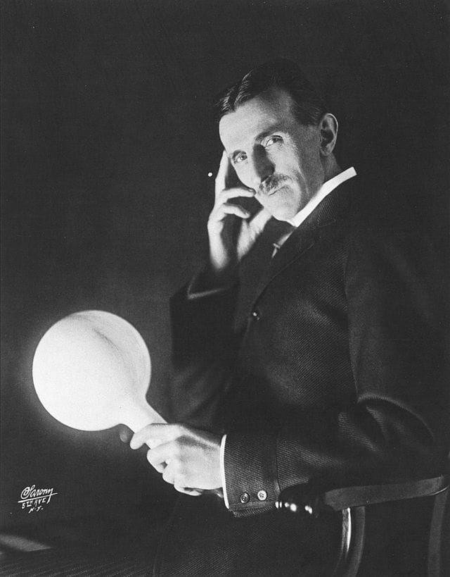 Nikola Tesla, il genio che vedeva il futuro prima degli altri