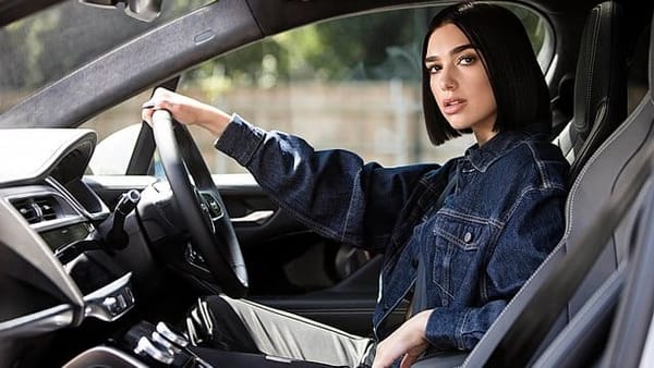 Dua Lipa, controllo dell’identità e pop costruito con lucidità