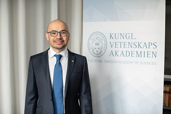 Demis Hassabis e il metodo di chi costruisce il futuro